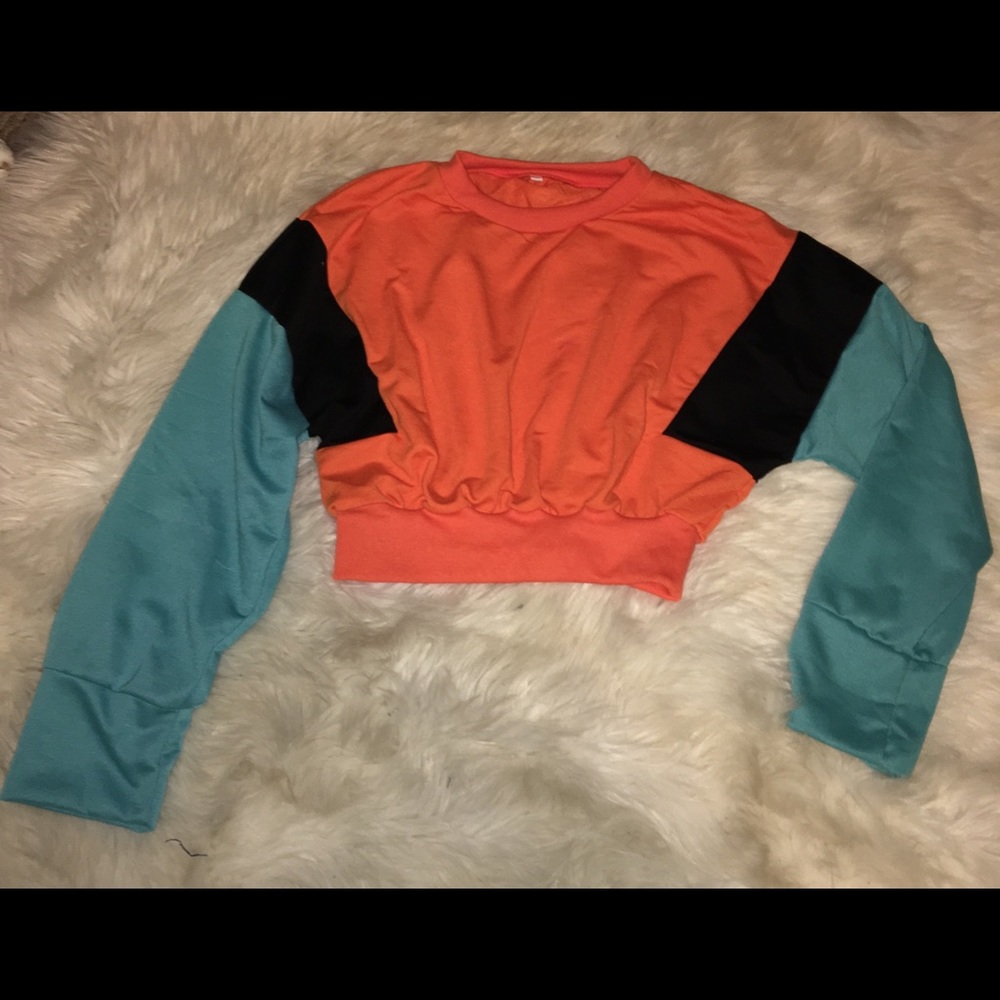 cropped sweatshirt